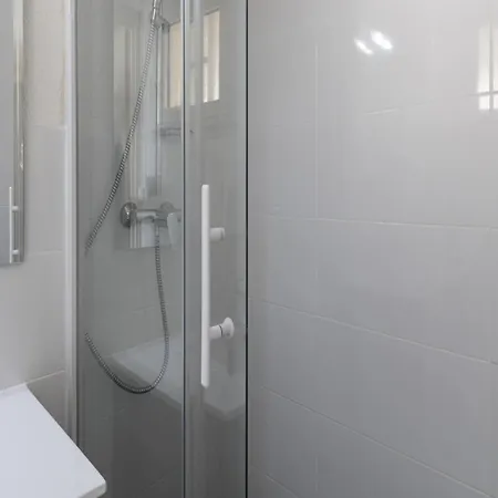 Comfortable Apt In アパート *